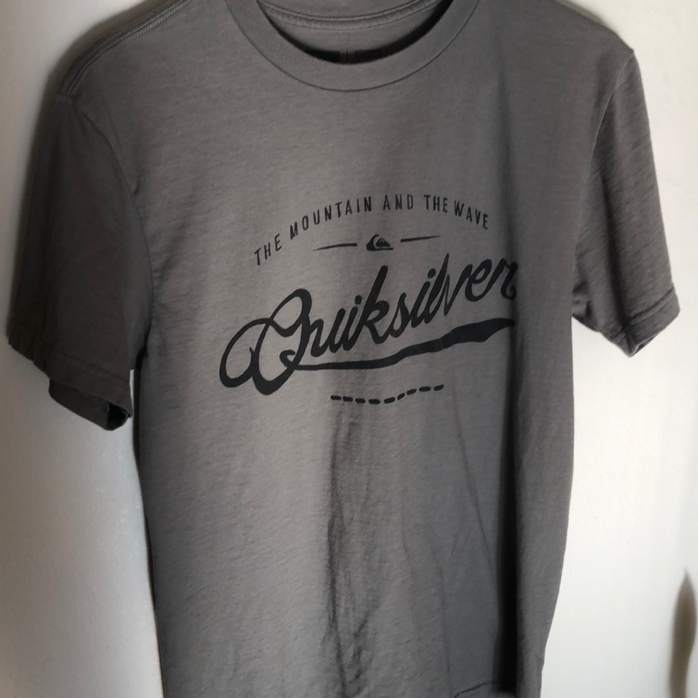 QuickSilver Grey t shirt
